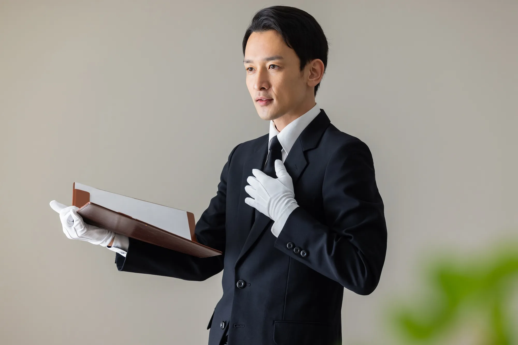 火葬場案内スタッフ 火葬場案内スタッフ